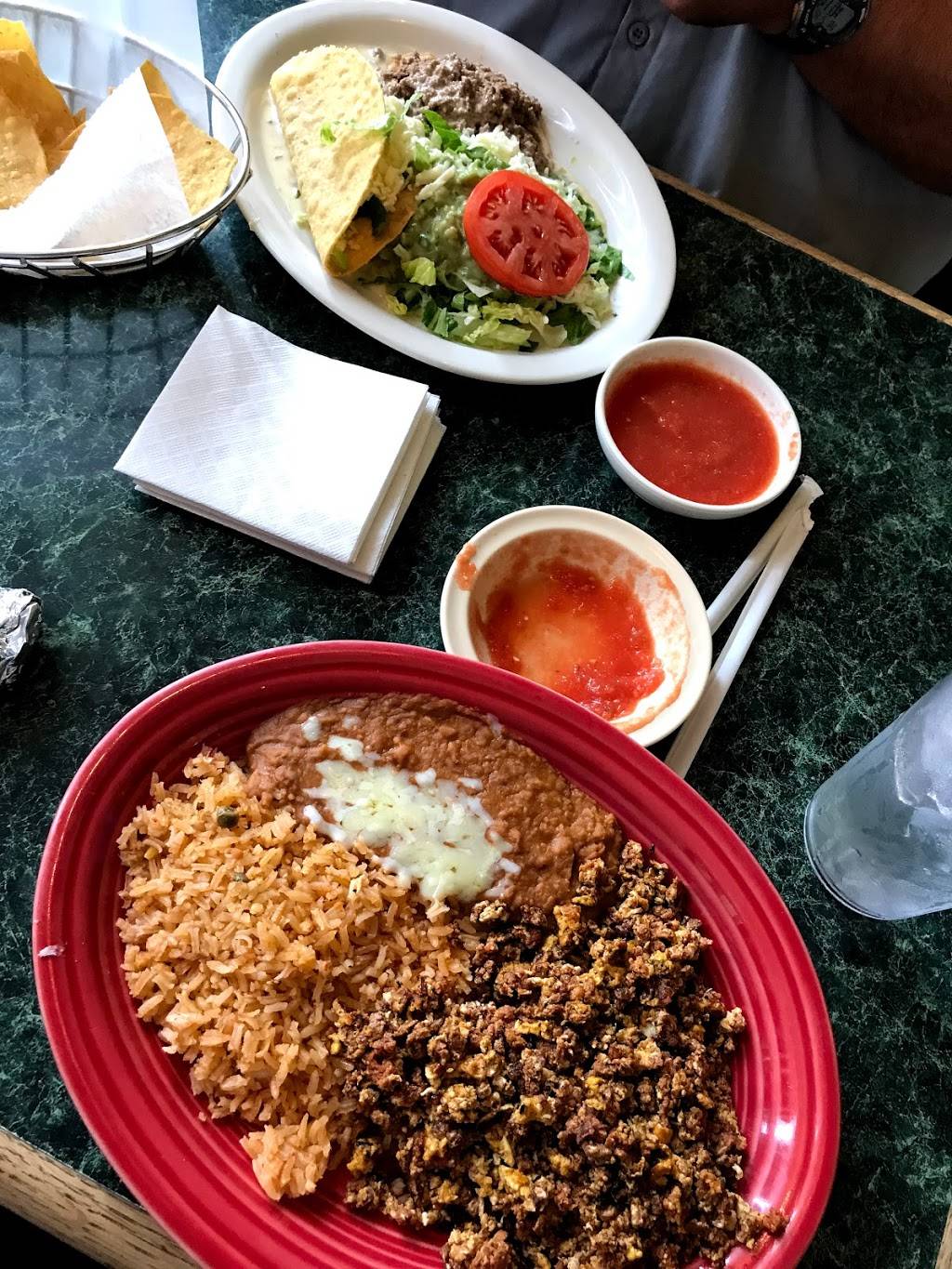La Hacienda Mexican Restaurant | restaurant | 1011 Montague Ave, Greenwood, SC 29649, USA | 8642299288 OR +1 864-229-9288
