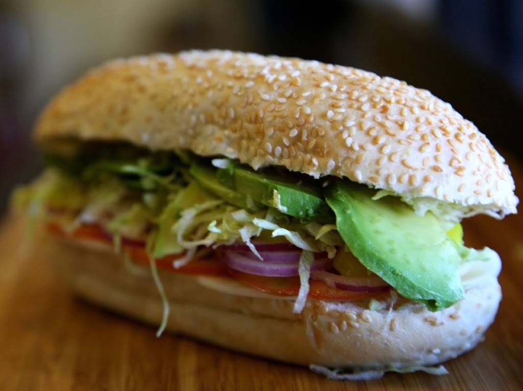 Caesar’s Italian Delicatessen | restaurant | 9500 Brimhall Rd ste 304, Bakersfield, CA 93312, USA | 6615887004 OR +1 661-588-7004