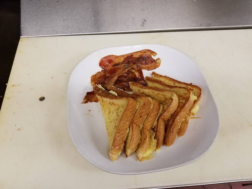 Toms Drive In & Restaurant | restaurant | 1349 N Combee Rd, Lakeland, FL 33801, USA | 8636652285 OR +1 863-665-2285