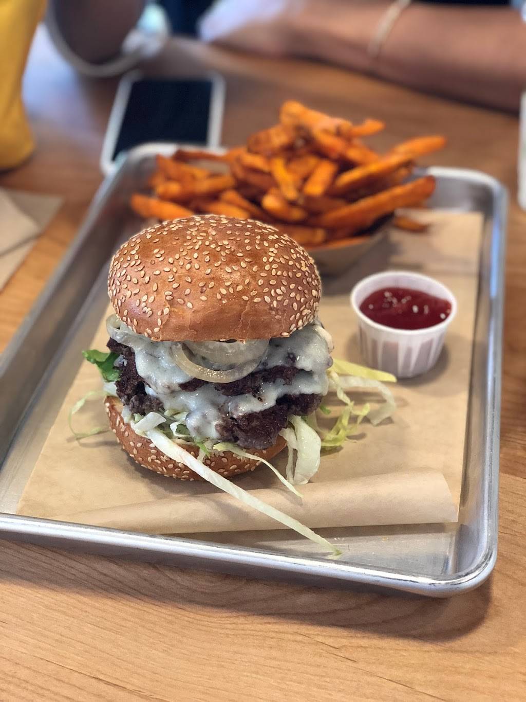 Hi-Way Burger & Fry | restaurant | 3853 24th St, San Francisco, CA 94114, USA | 4156416000 OR +1 415-641-6000