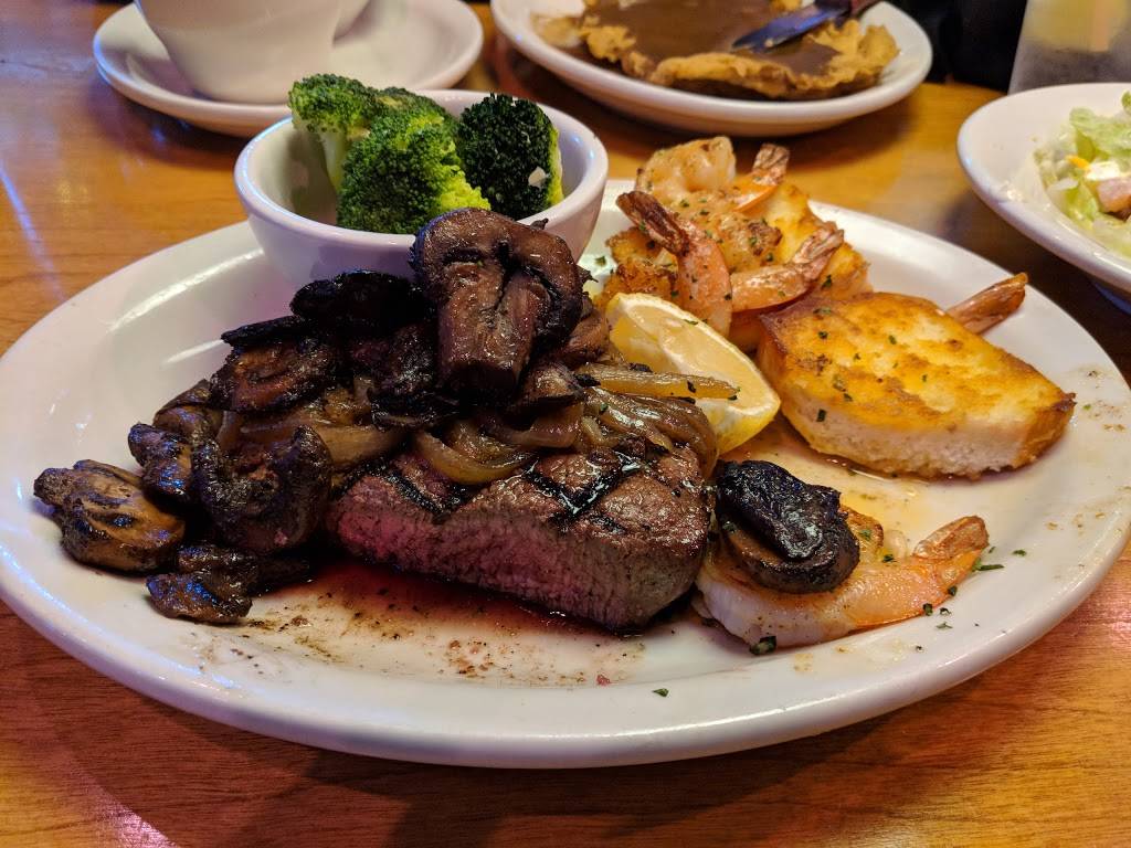 Texas Roadhouse | restaurant | 20 Shops at 5 Way, Plymouth, MA 02360, USA | 5087467700 OR +1 508-746-7700
