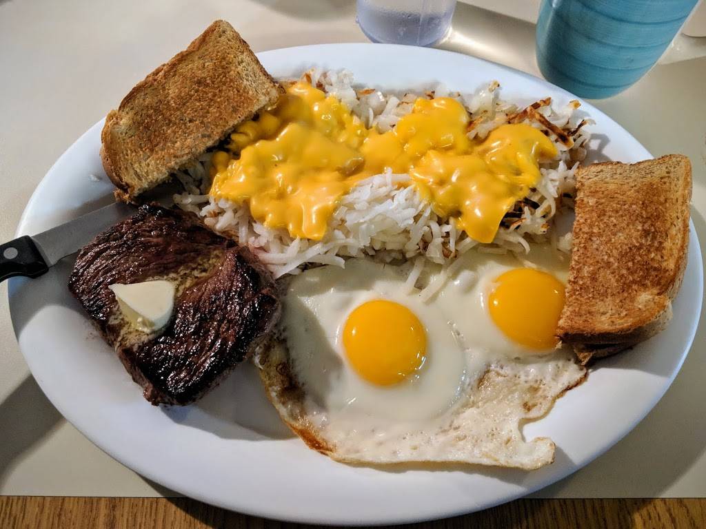 Betsys | restaurant | 503 Main St, Highland, WI 53543, USA | 6089297482 OR +1 608-929-7482