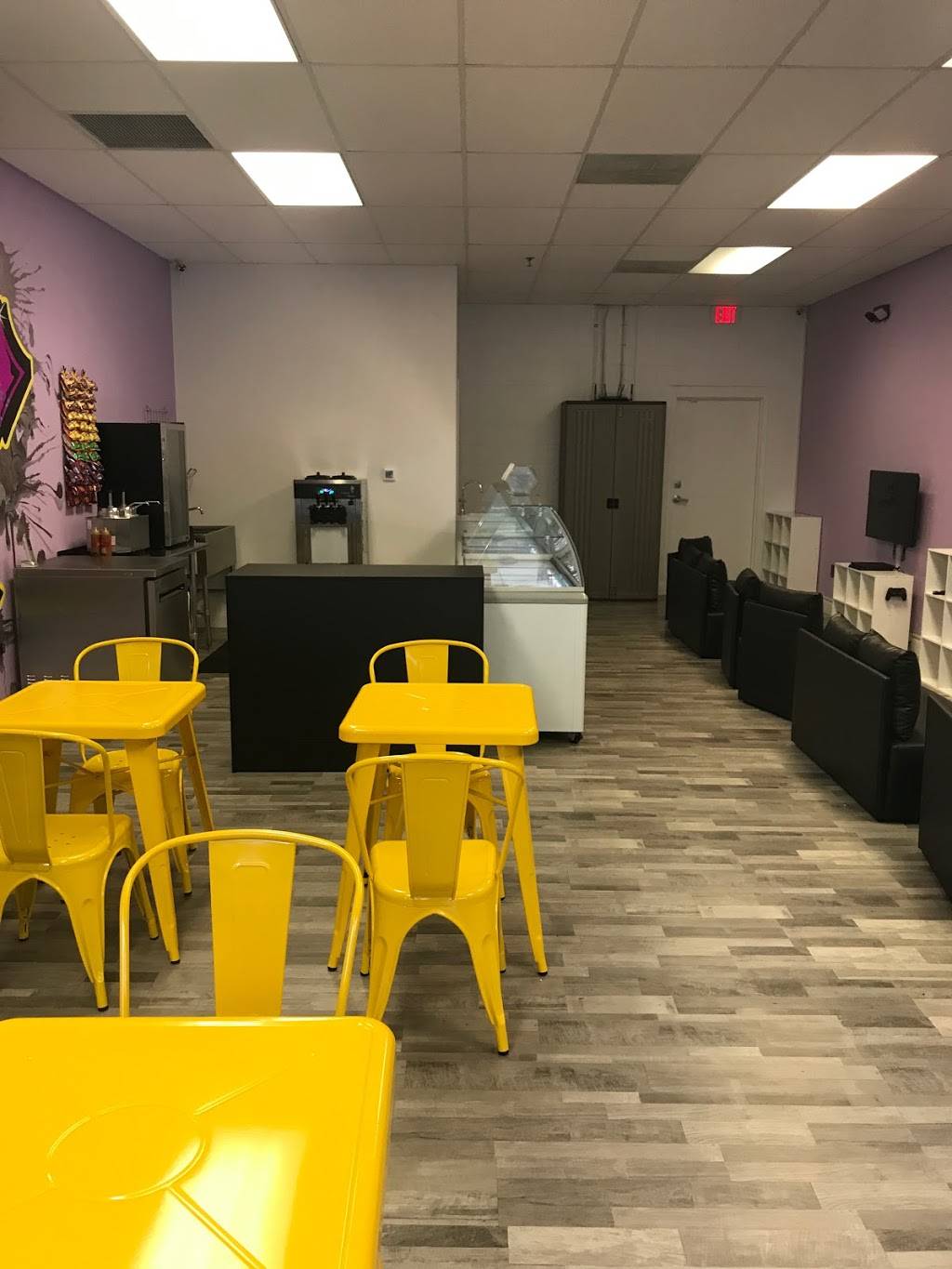 Royal Ice Italian Ice & Gaming | restaurant | 11446 Ridge Rd, New Port Richey, FL 34654, USA | 7274947475 OR +1 727-494-7475