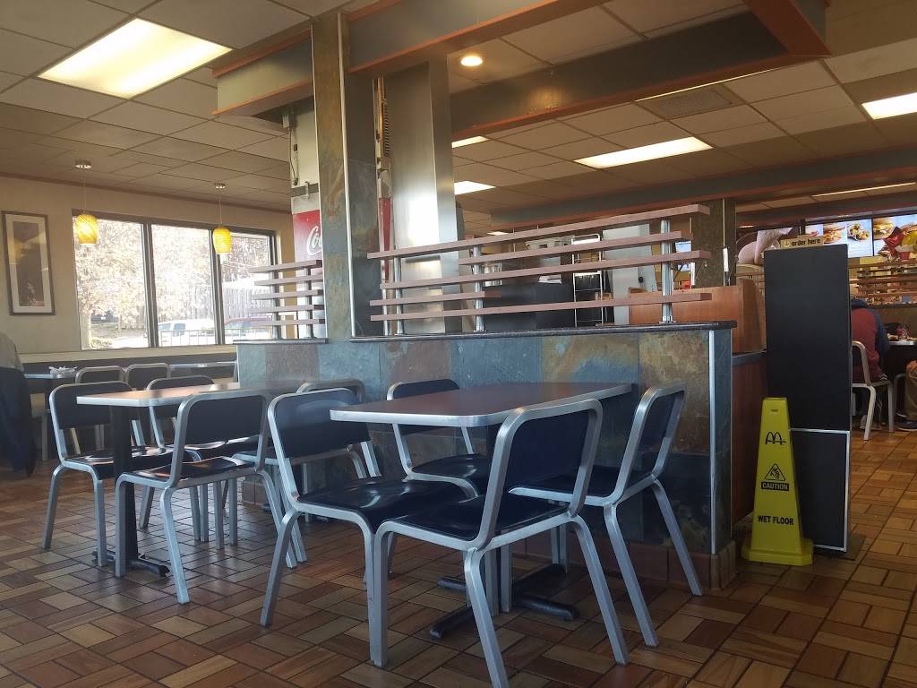 McDonalds | cafe | 13707 Jefferson Davis Hwy, Woodbridge, VA 22191, USA | 7034948700 OR +1 703-494-8700