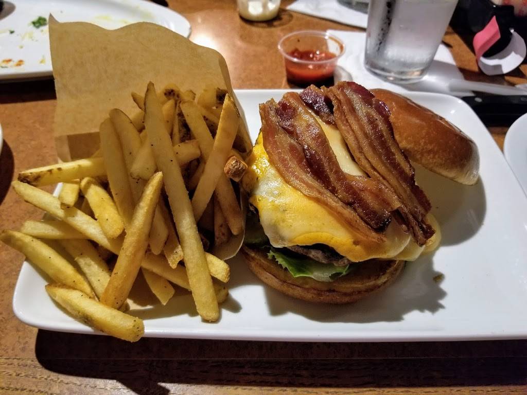 TGI Fridays | restaurant | 301 Rocky Run Pkwy, Wilmington, DE 19803, USA | 3024797170 OR +1 302-479-7170