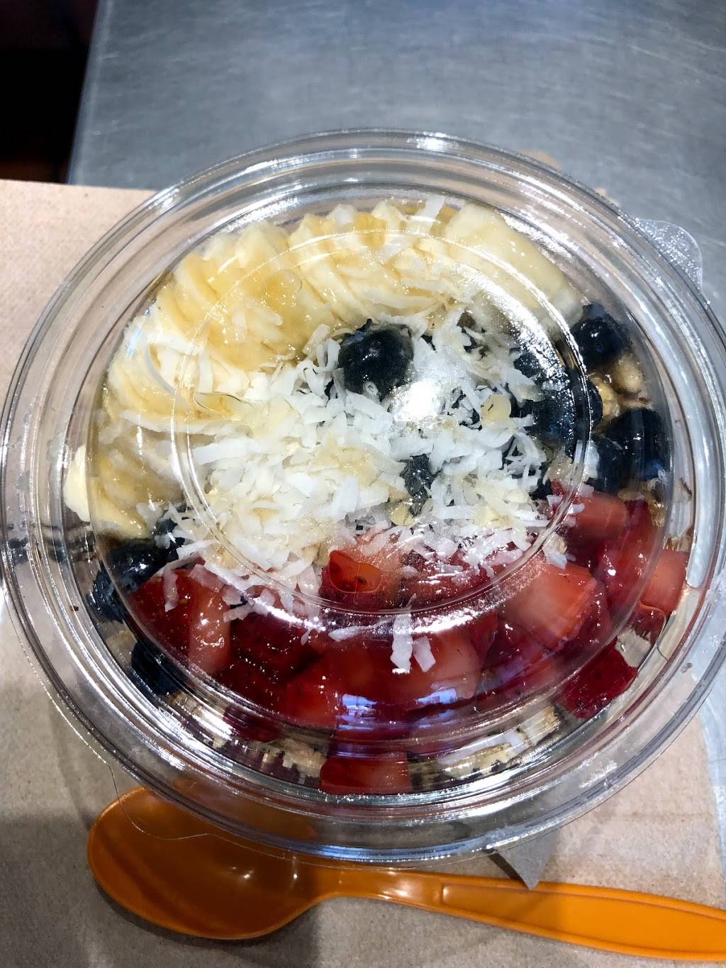 Jamba Juice Beverly Connection | restaurant | 8495 W 3rd St, Los Angeles, CA 90048, USA | 3108559491 OR +1 310-855-9491