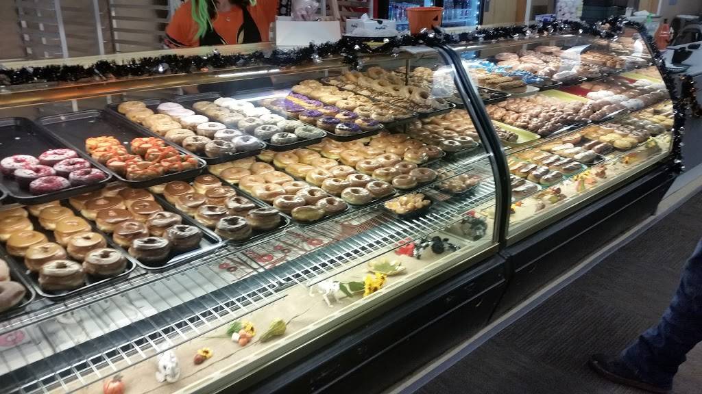 Main Street Donuts | restaurant | 606 W Main St, Ottumwa, IA 52501, USA | 6416827777 OR +1 641-682-7777