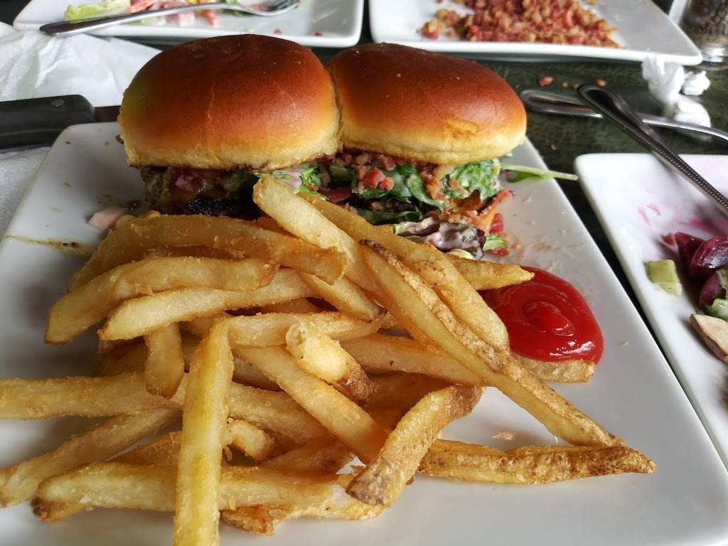 Ruby Tuesday | restaurant | 8680 Bartram Ave, Philadelphia, PA 19153, USA | 2153657587 OR +1 215-365-7587