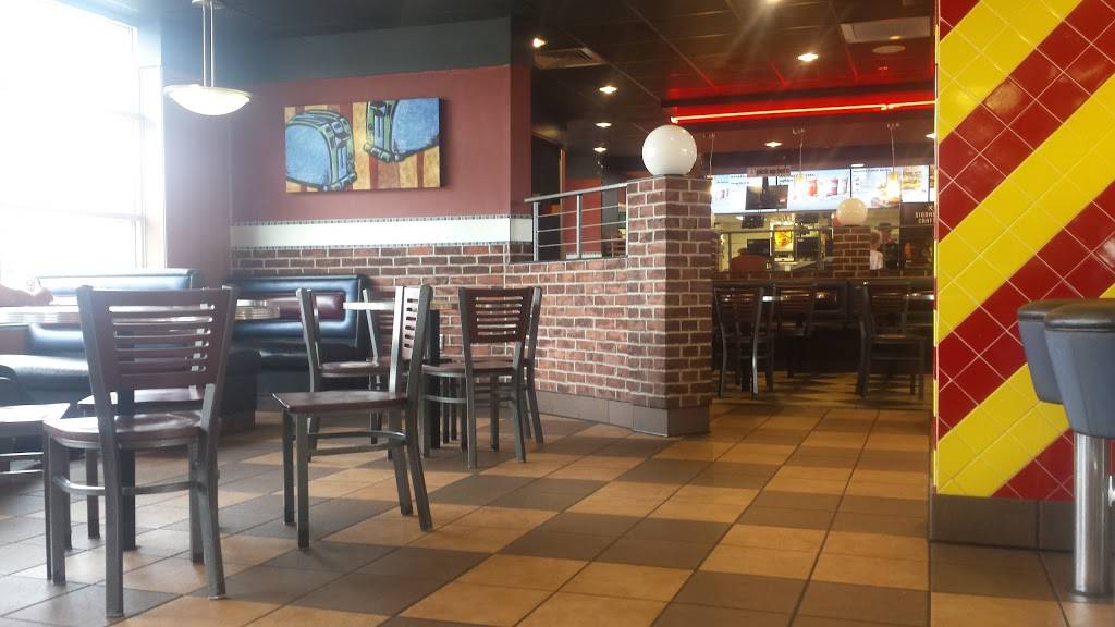 McDonalds | cafe | 606 W Falls Rd, Grafton, WI 53024, USA | 2623773130 OR +1 262-377-3130