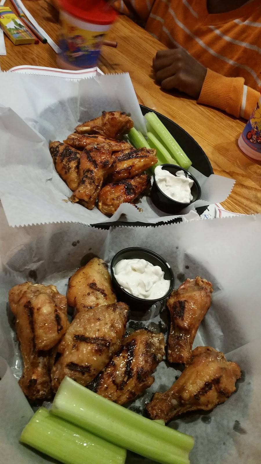 Legends Grille | restaurant | 9969 Jefferson Davis Hwy, Fredericksburg, VA 22407, USA | 5408342443 OR +1 540-834-2443