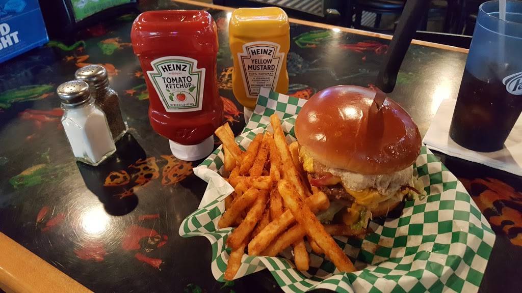 Froggers Grill & Bar | restaurant | 27 Alafaya Woods Blvd, Oviedo, FL 32765, USA | 4073598388 OR +1 407-359-8388