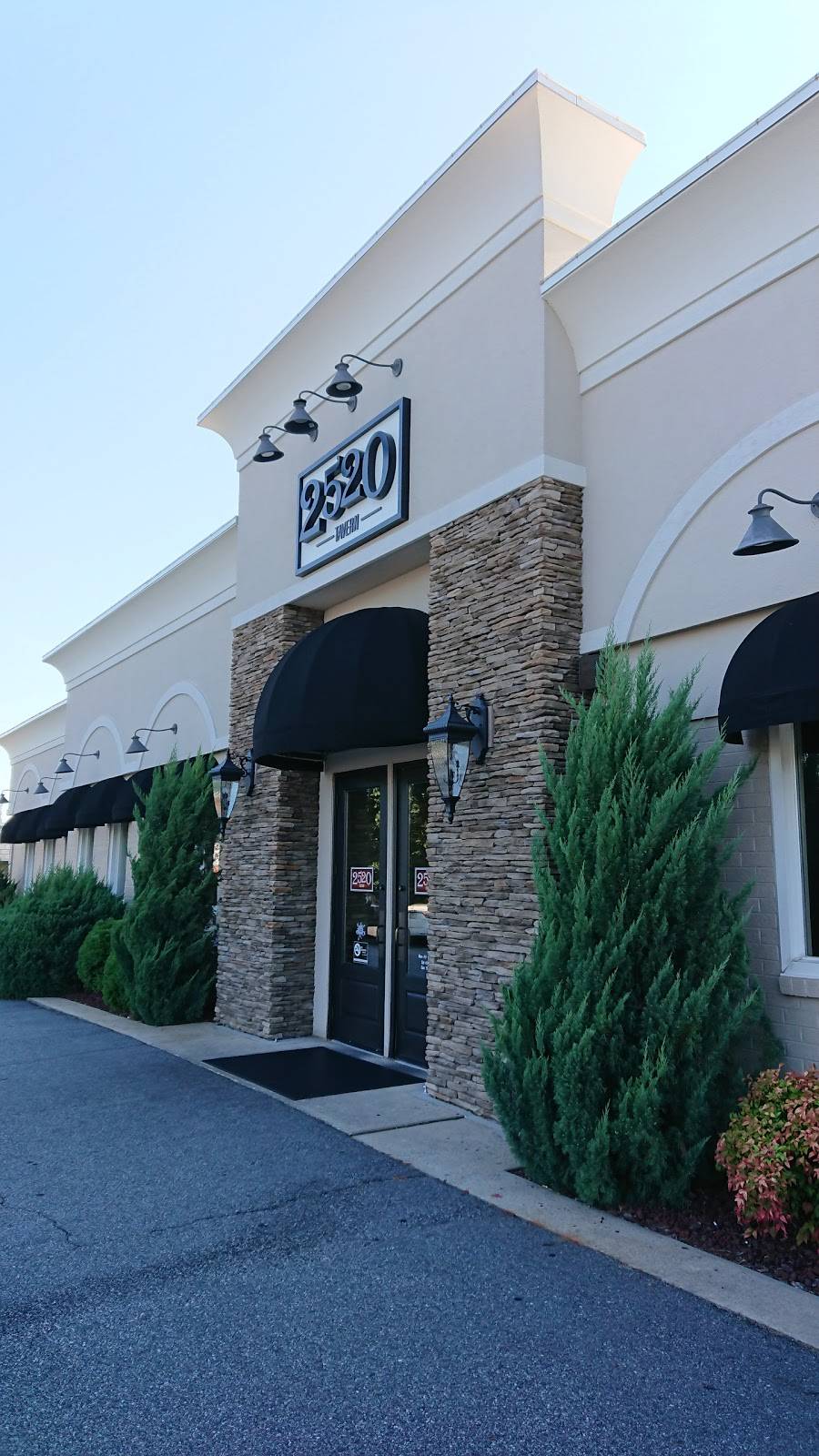 2520 Tavern | restaurant | 2520 Lewisville Clemmons Rd, Clemmons, NC 27012, USA | 3367669927 OR +1 336-766-9927