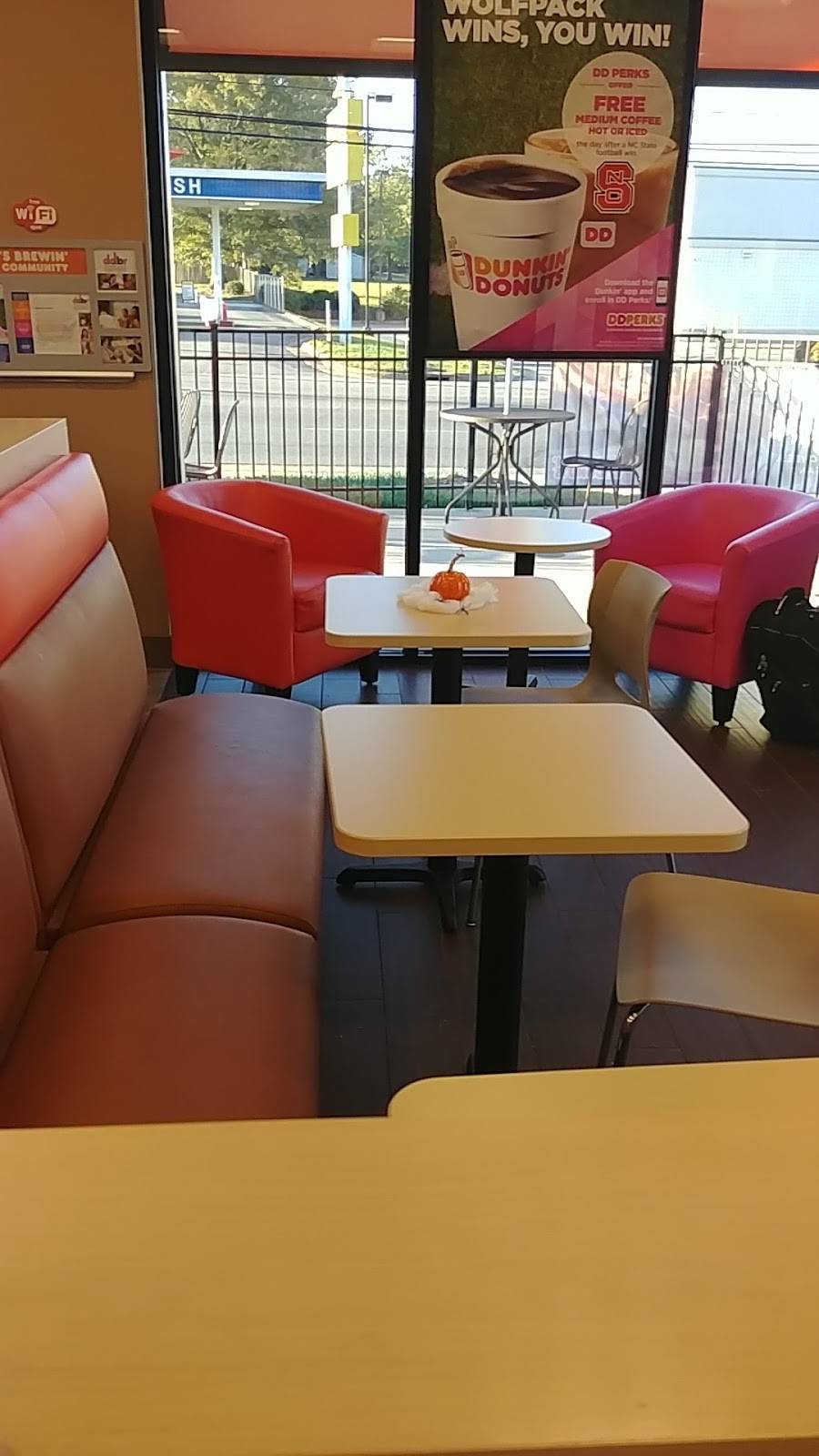 Dunkin | cafe | 1723 E Broad St, Statesville, NC 28625, USA | 9802232807 OR +1 980-223-2807