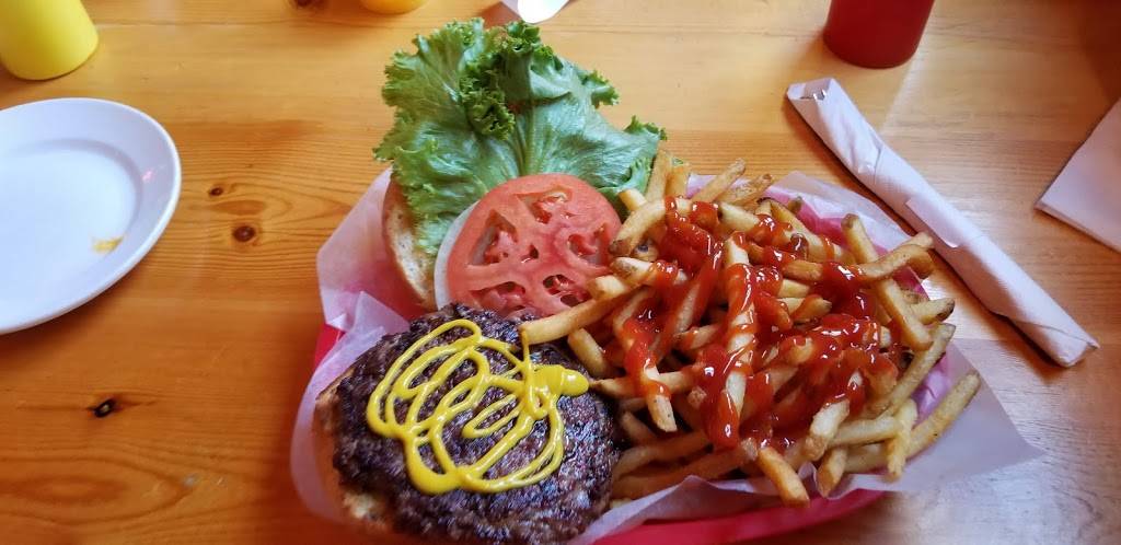 Husbys Food & Spirits | restaurant | 10641 N Bay Shore Dr, Sister Bay, WI 54234, USA | 9208542624 OR +1 920-854-2624