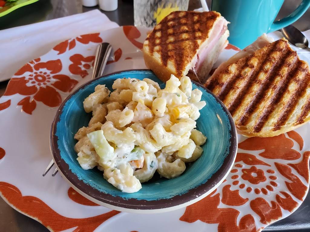 Chef Heathers | restaurant | 2476, 660 W Main St, Abingdon, VA 24210, USA | 2766983433 OR +1 276-698-3433