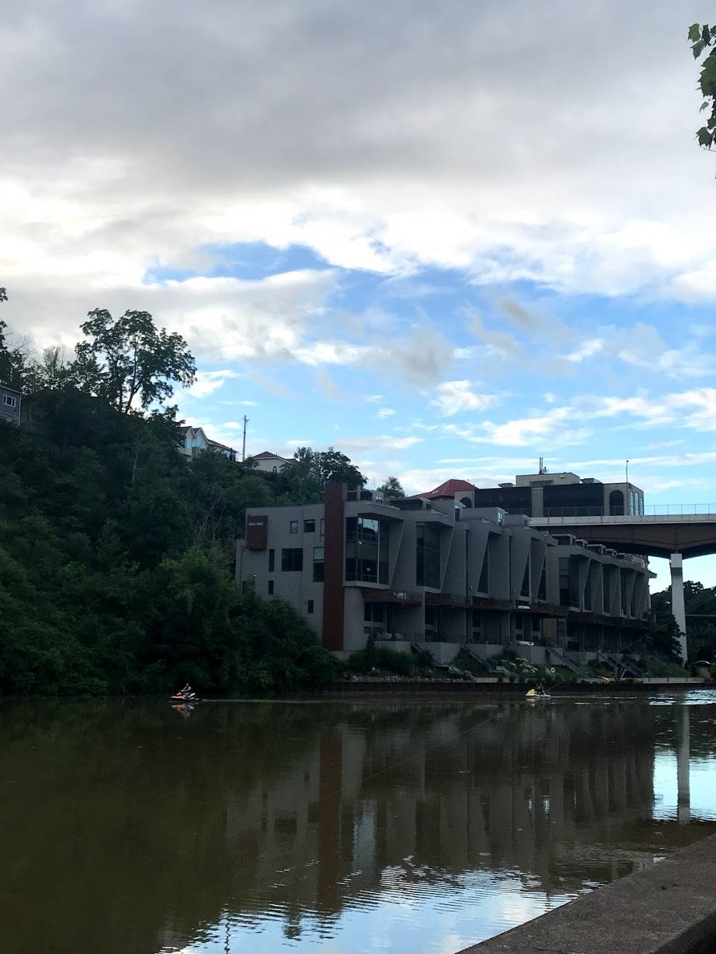 Sweetwater Landing | restaurant | 1500 Scenic Park Dr, Lakewood, OH 44107, USA | 2162282233 OR +1 216-228-2233