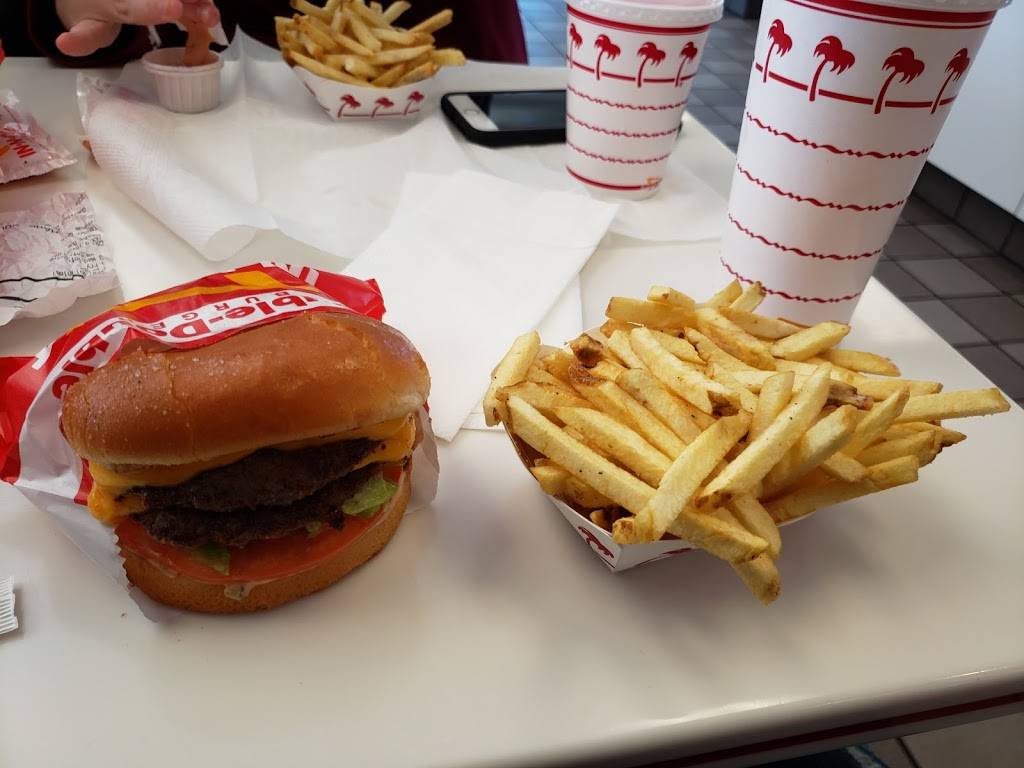 In-N-Out Burger | restaurant | 30697 Temecula Pkwy, Temecula, CA 92592, USA | 8007861000 OR +1 800-786-1000