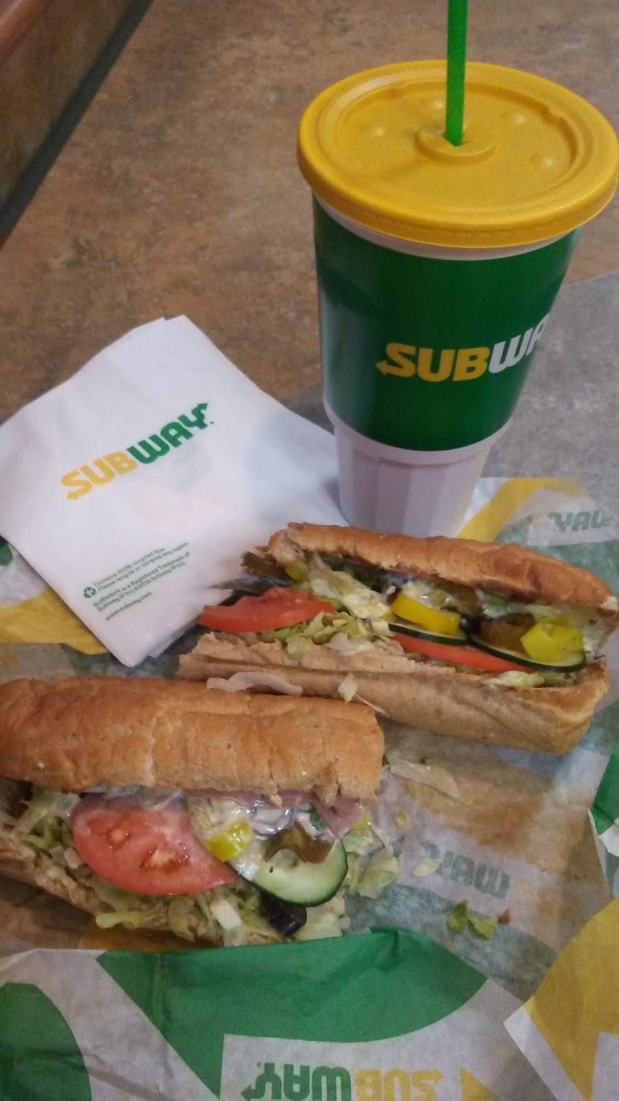 Subway | restaurant | 3620 Katy Fwy, Houston, TX 77007, USA | 2819124285 OR +1 281-912-4285