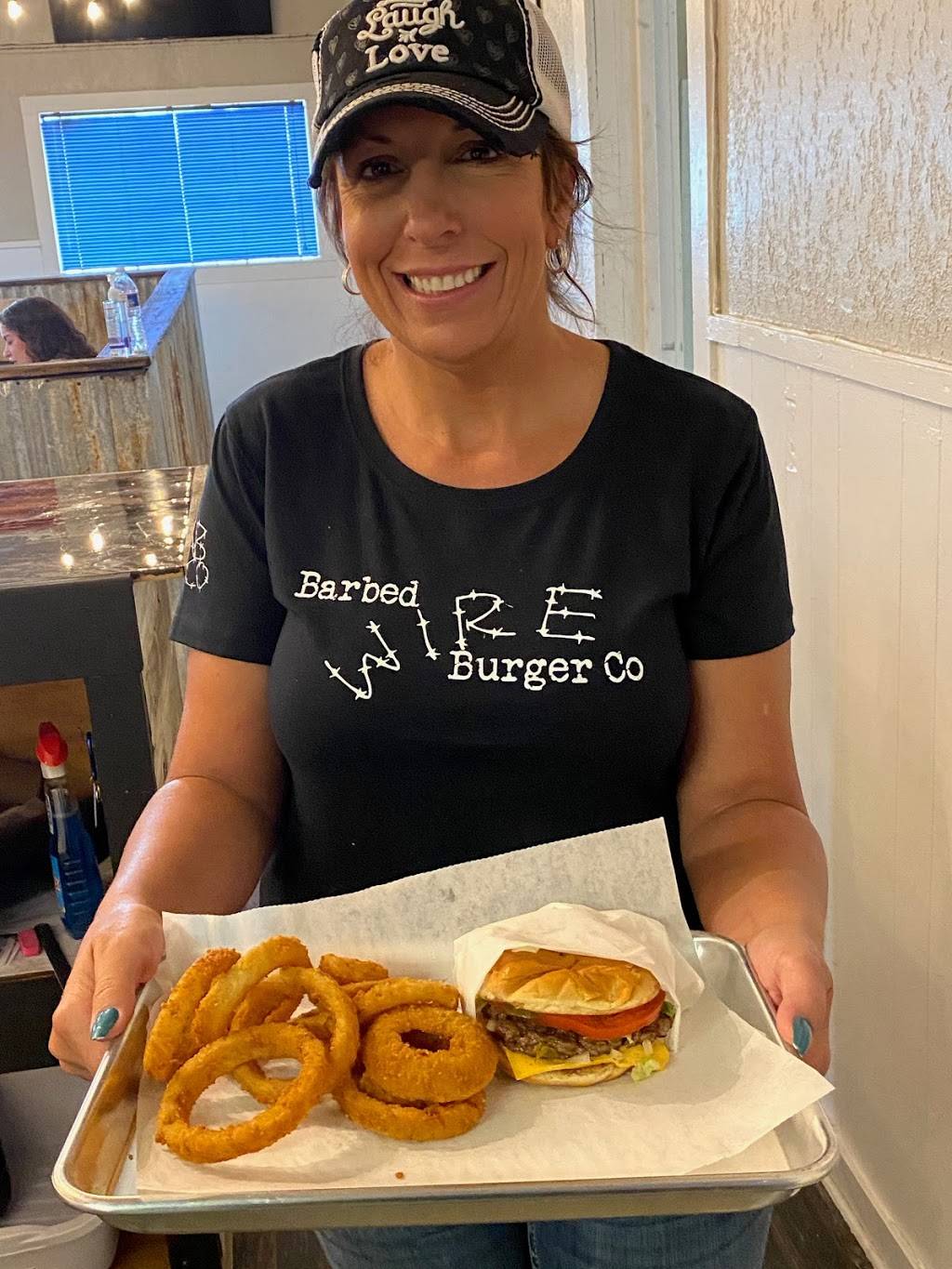 Barbed Wire Burger Co | restaurant | 11089 New Sulphur Springs Rd, San Antonio, TX 78263, USA | 2102841539 OR +1 210-284-1539