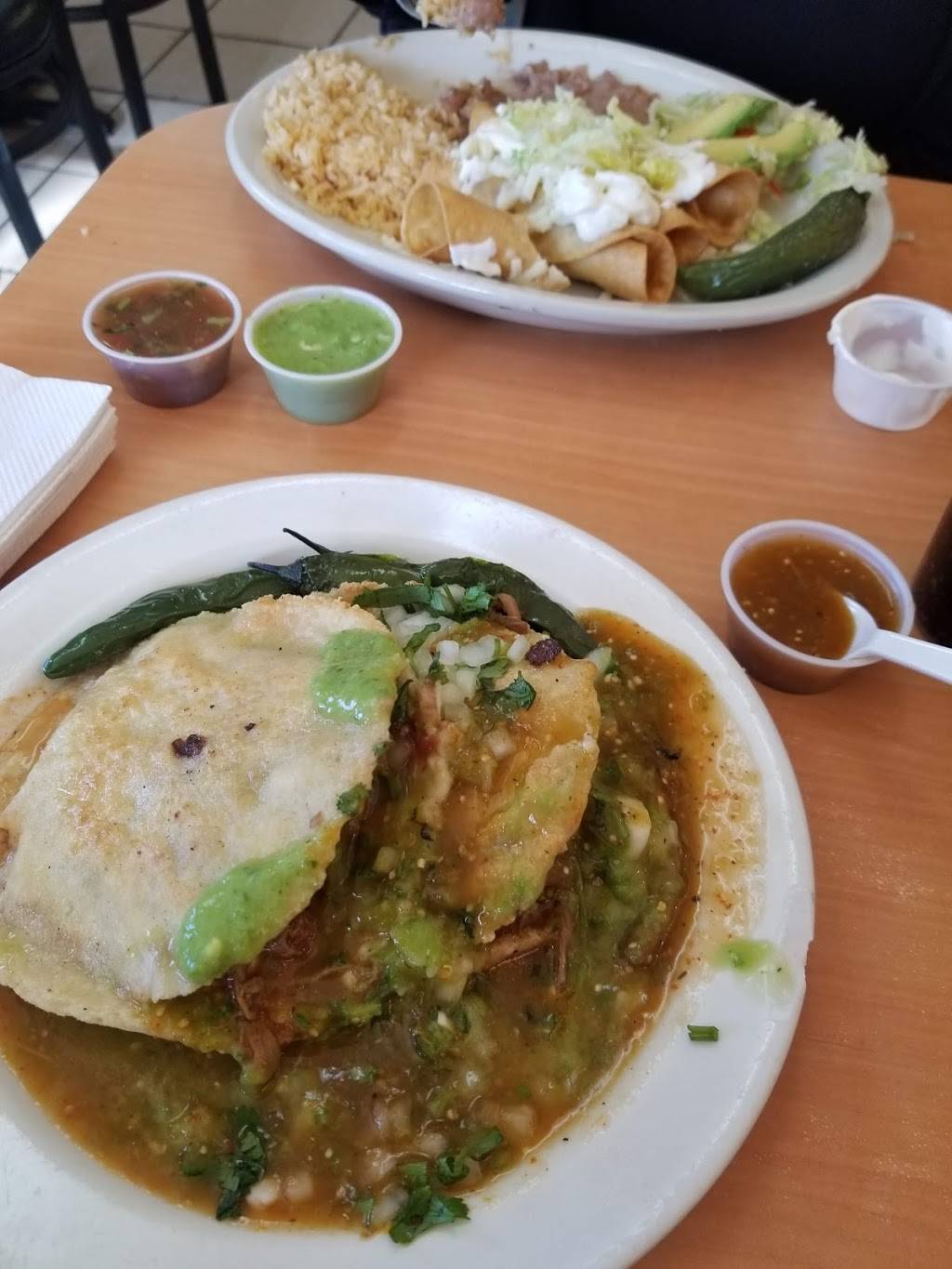 Los Molinos Restaurant | restaurant | 1603 Bruce Randolph Ave, Denver, CO 80205, USA | 3033081353 OR +1 303-308-1353