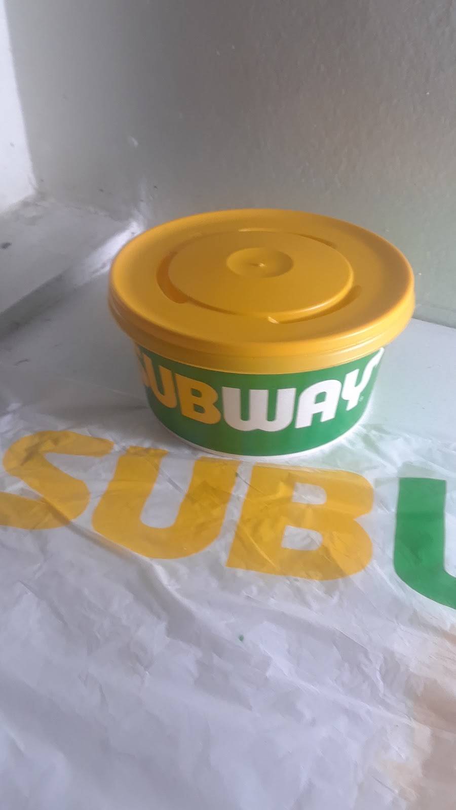 Subway | restaurant | 696 St Clair Ave W, Toronto, ON M6C 1A9, Canada | 4169160699 OR +1 416-916-0699