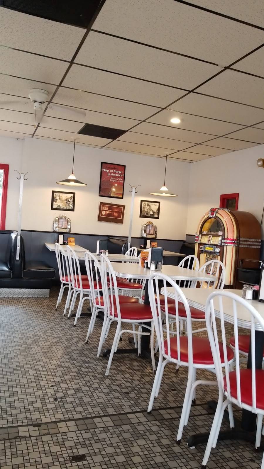 Schoops Hamburgers | restaurant | 1449 Indianapolis Blvd, Whiting, IN 46394, USA | 2196597030 OR +1 219-659-7030