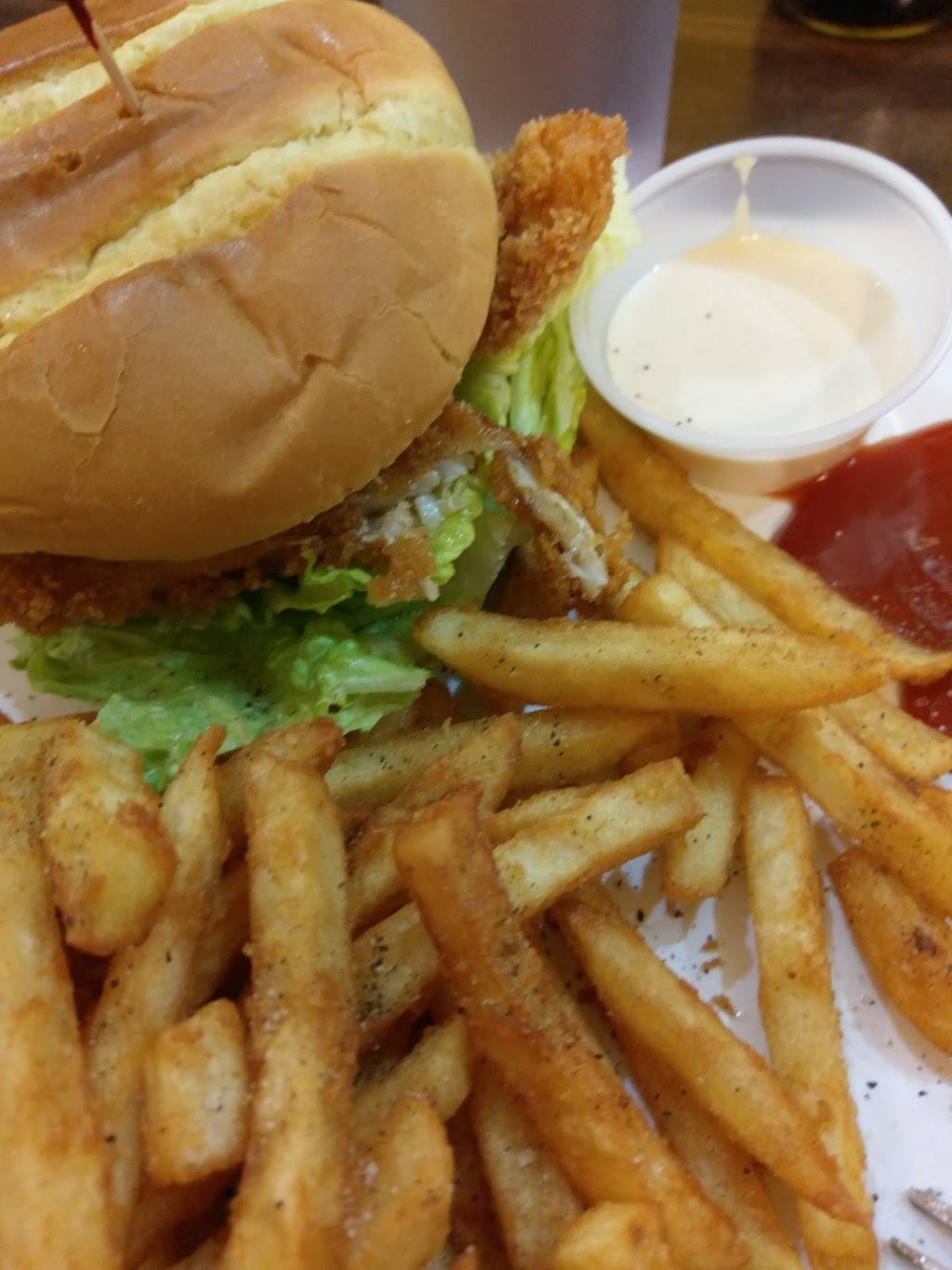 Mr Lus Seafood & Burgers | restaurant | 4752 The Ave, Seattle, WA 98105, USA | 2065250365 OR +1 206-525-0365