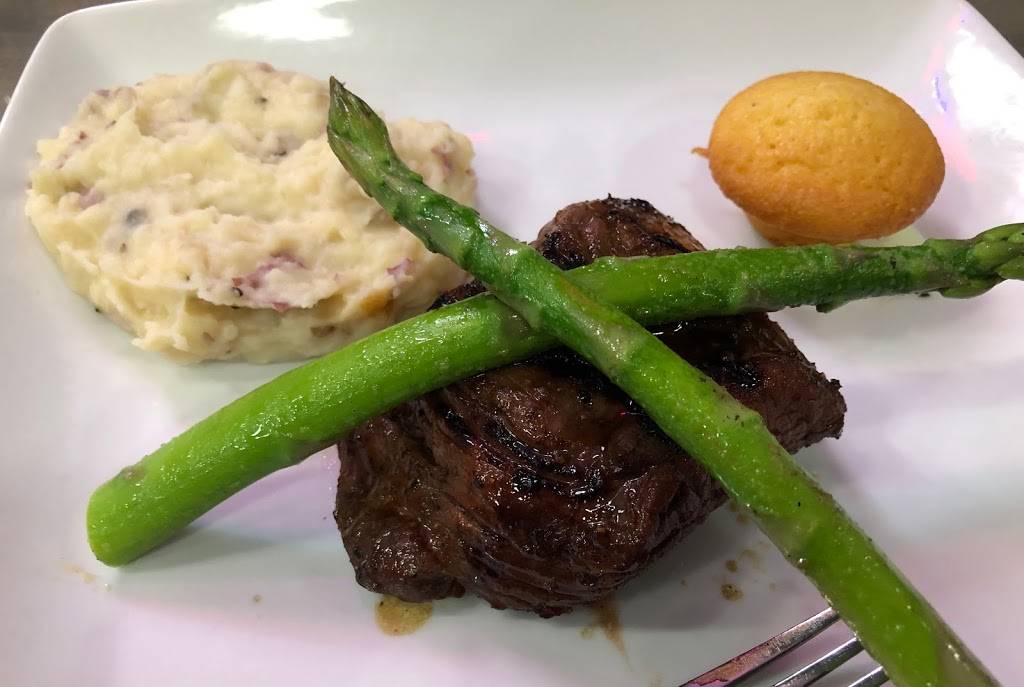 Raised on Country burgers n grill | restaurant | 2217 University Blvd, Tuscaloosa, AL 35401, USA | 2057645405 OR +1 205-764-5405