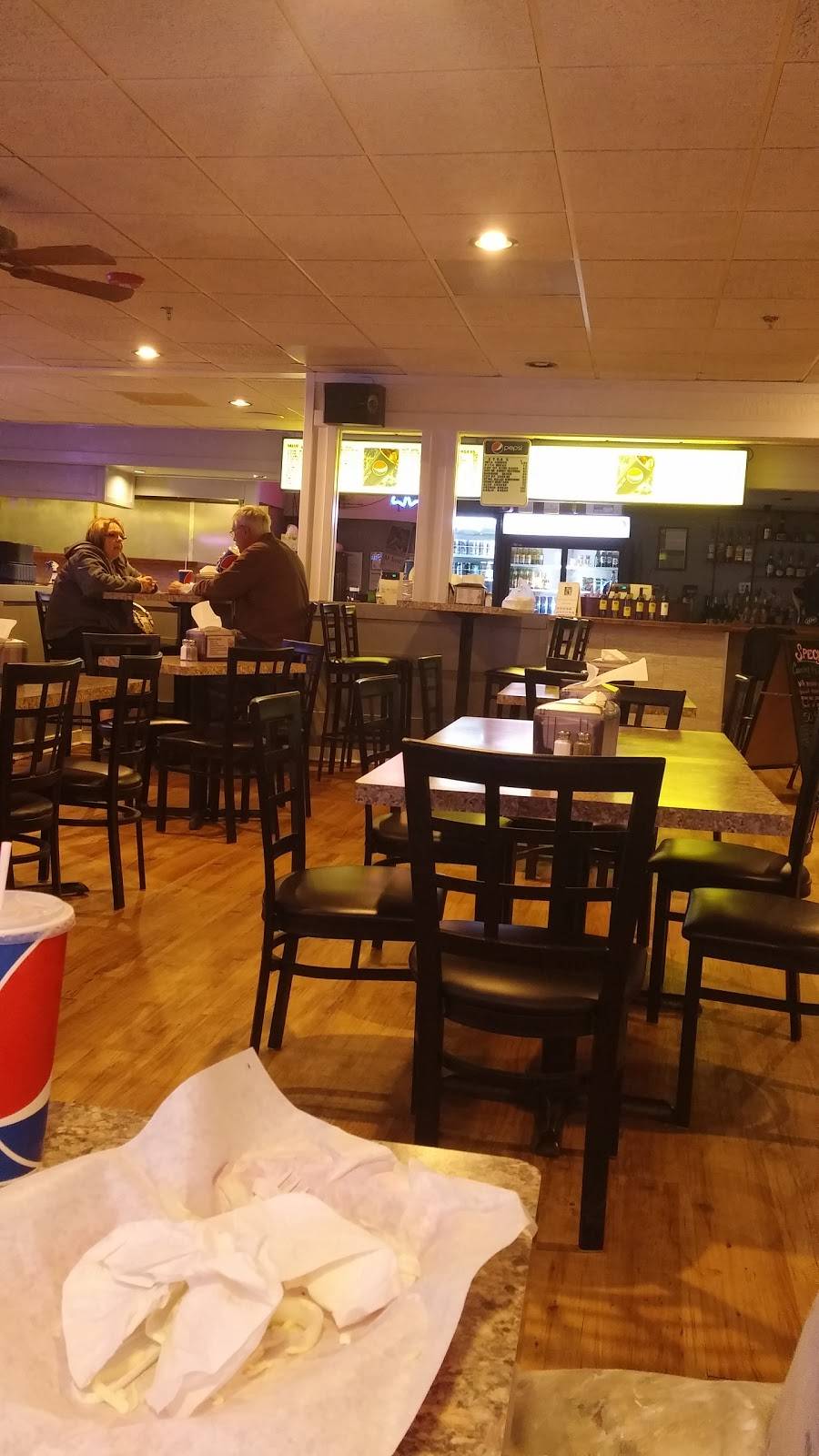 Run-A-Way Restaurant | restaurant | 120 Butterfield Rd, North Aurora, IL 60542, USA | 6302993778 OR +1 630-299-3778