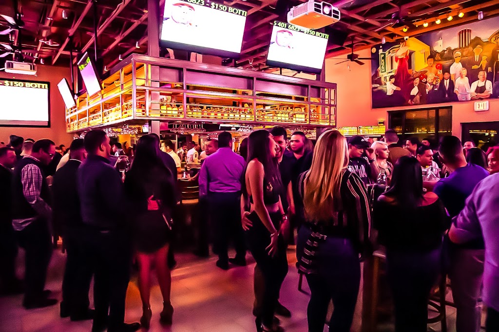 Cosmos Bar & Grill | restaurant | 7518 McPherson Rd Unit 510, Laredo, TX 78041, USA | 9567273393 OR +1 956-727-3393