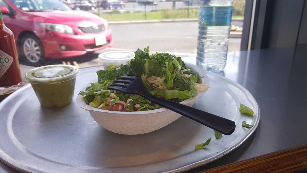 Chipotle Mexican Grill | restaurant | 334 Russell St, Hadley, MA 01035, USA | 4135879888 OR +1 413-587-9888