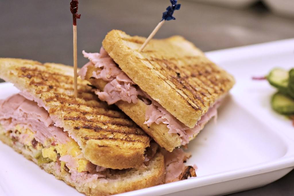 Porches Cafe | restaurant | 1030 Chair Rd, Castle Hayne, NC 28429, USA | 9106759090 OR +1 910-675-9090