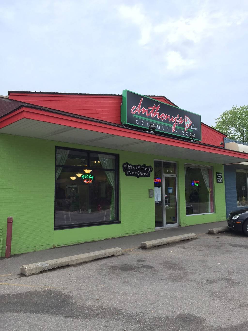Anthonys Gourmet Pizza | restaurant | 1924 Packard St, Ann Arbor, MI 48104, USA | 7346622500 OR +1 734-662-2500
