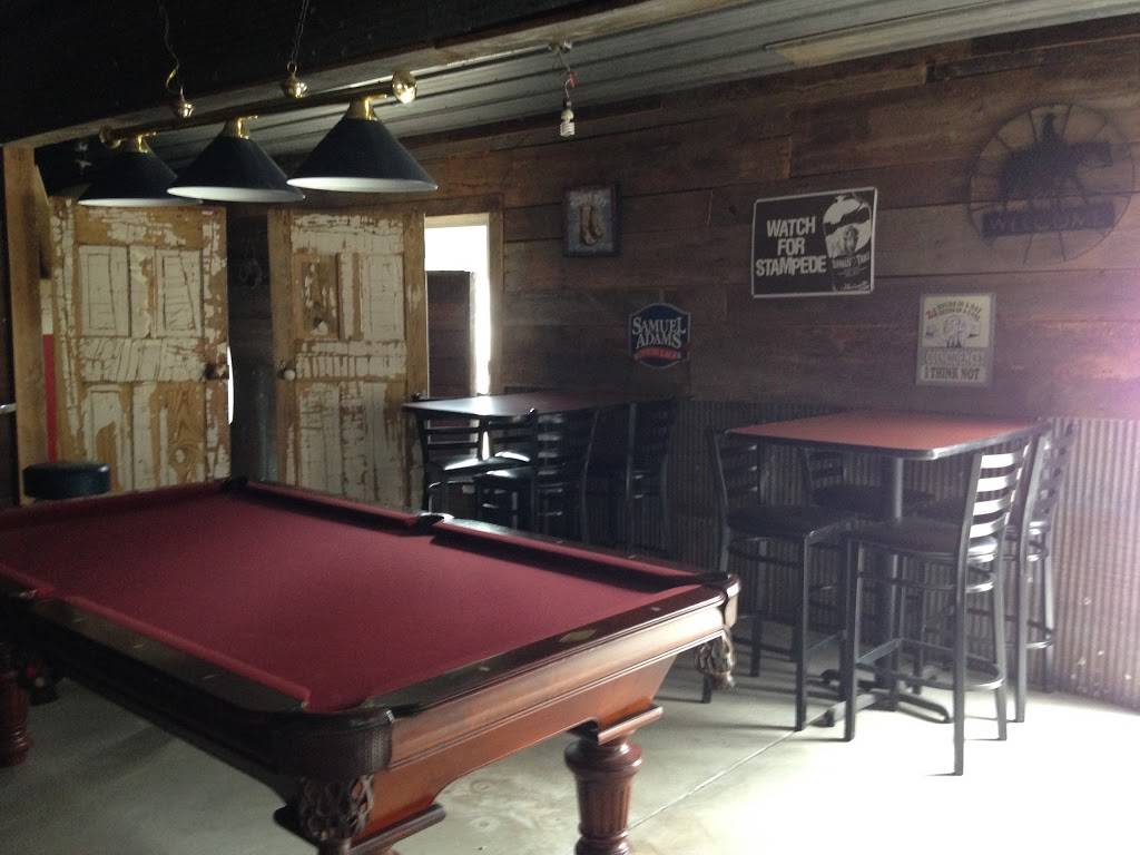 Buxtons Banquet Hall | restaurant | 191 Railroad St, Beckemeyer, IL 62219, USA | 6182278281 OR +1 618-227-8281