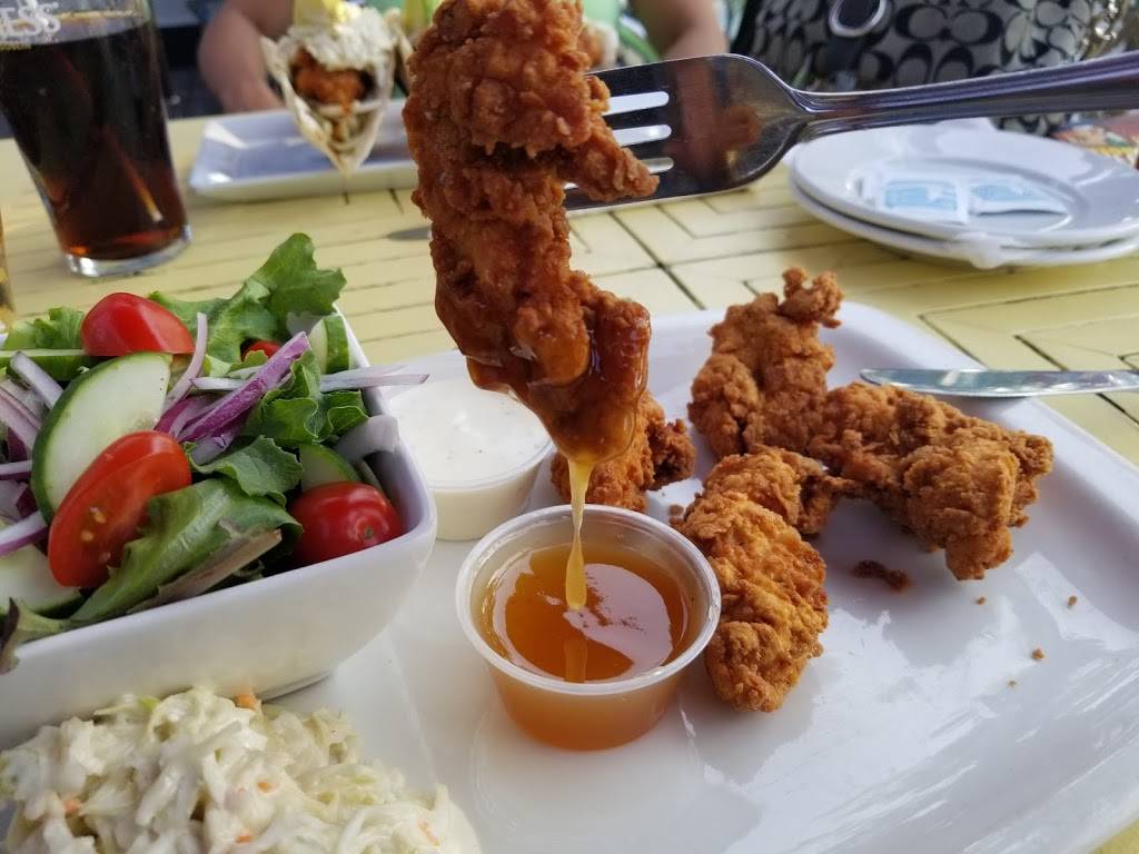 RocN Docs | restaurant | 105 Lakeshore Rd E, Mississauga, ON L5G 1E2, Canada | 9058911754 OR +1 905-891-1754