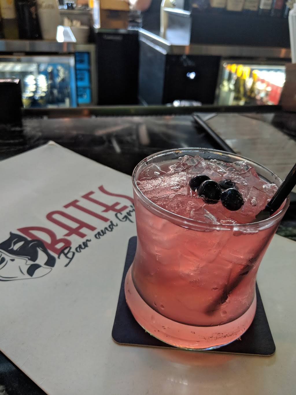 Bates Bar & Grill | restaurant | 2 Commercial St, Braintree, MA 02184, USA | 7818430525 OR +1 781-843-0525
