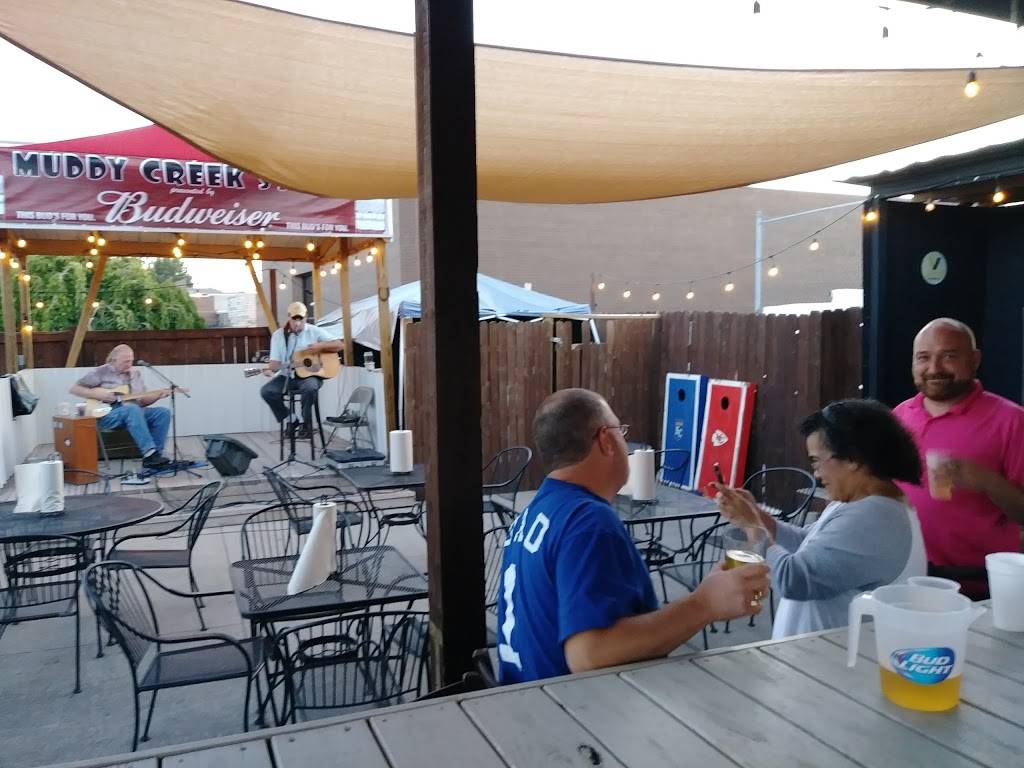 Muddy Creek and Honky Tonk BBQ | restaurant | N Holden St, Warrensburg, MO 64093, USA | 6603621355 OR +1 660-362-1355