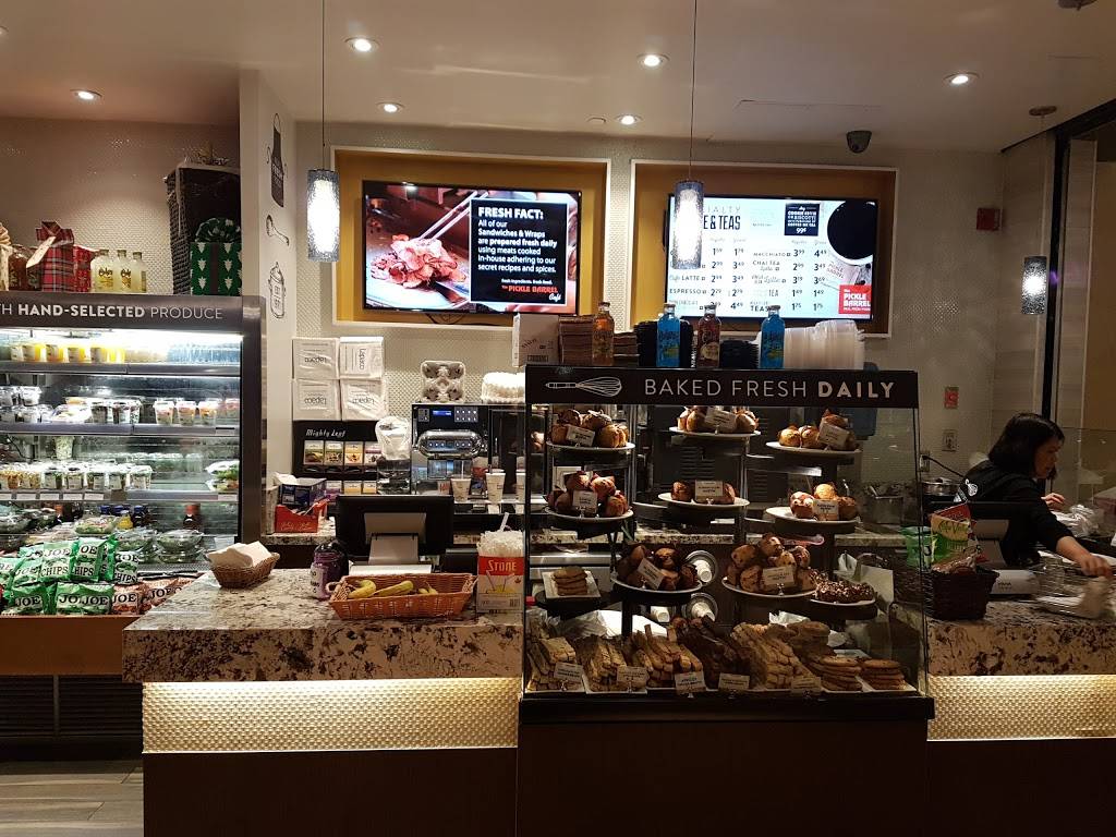 The Pickle Barrel | restaurant | 1 Yorkdale Rd, North York, ON M6A 2T9, Canada | 4167858881 OR +1 416-785-8881
