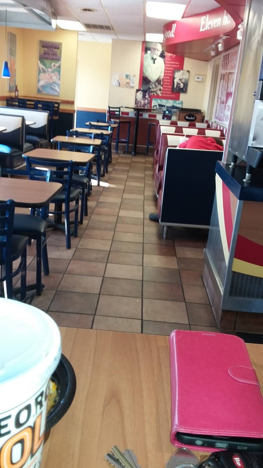 KFC | restaurant | 2751 Columbus St, Ottawa, IL 61350, USA | 8154346333 OR +1 815-434-6333