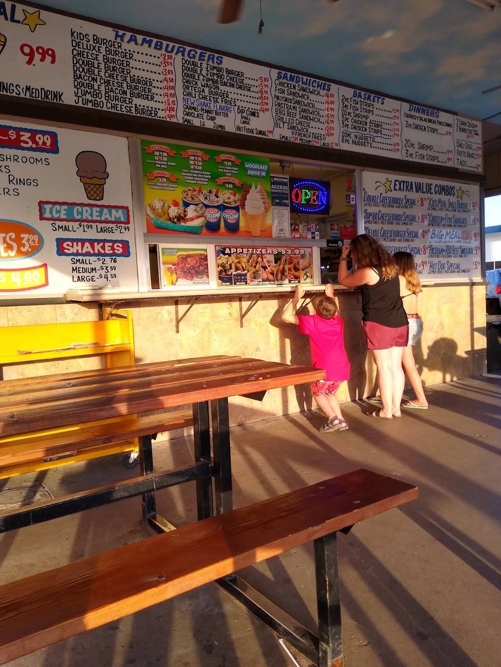 Woodlake Drive Inn | meal takeaway | 222 N Valencia Blvd, Woodlake, CA 93286, USA | 5595648439 OR +1 559-564-8439