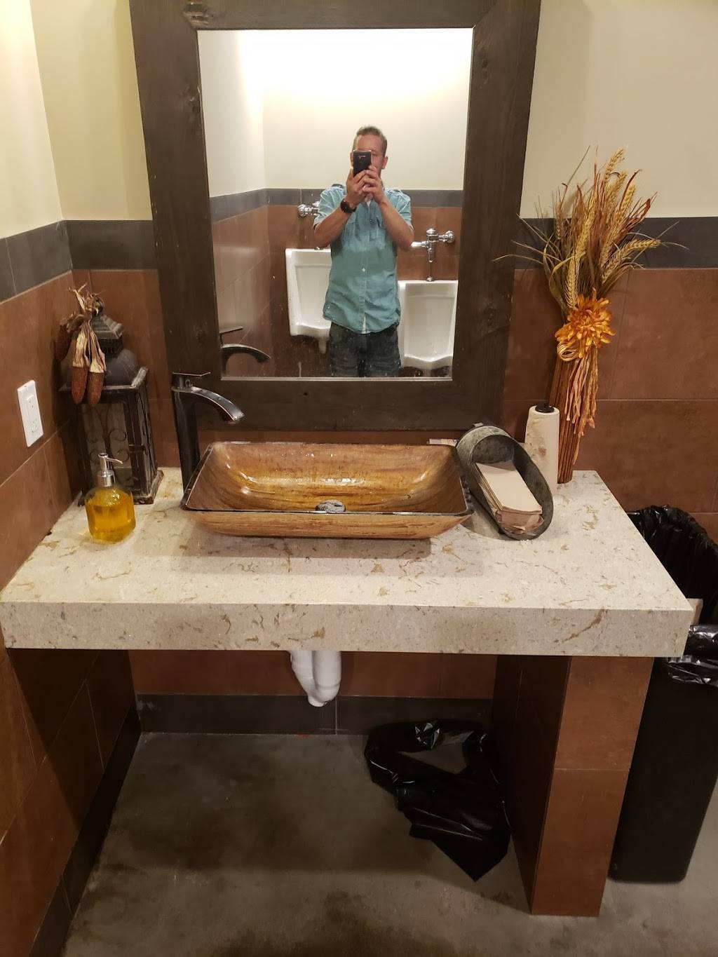 Angus Burgers and Shakes | restaurant | 10177 S 168th Ave #101, Omaha, NE 68136, USA | 4024016613 OR +1 402-401-6613