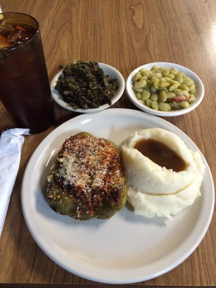 Victors Cafeteria | restaurant | 109 W Main St, New Iberia, LA 70560, USA | 3373699924 OR +1 337-369-9924