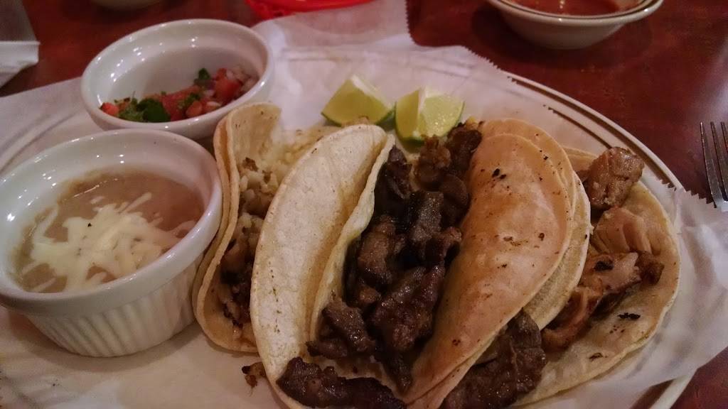 EL Mezcalito | restaurant | 1200 6th St, Nevada, IA 50201, USA | 5153823121 OR +1 515-382-3121