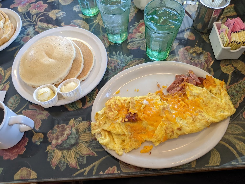 Apple Cup Cafe | restaurant | 804 E Woodin Ave, Chelan, WA 98816, USA | 5096822933 OR +1 509-682-2933