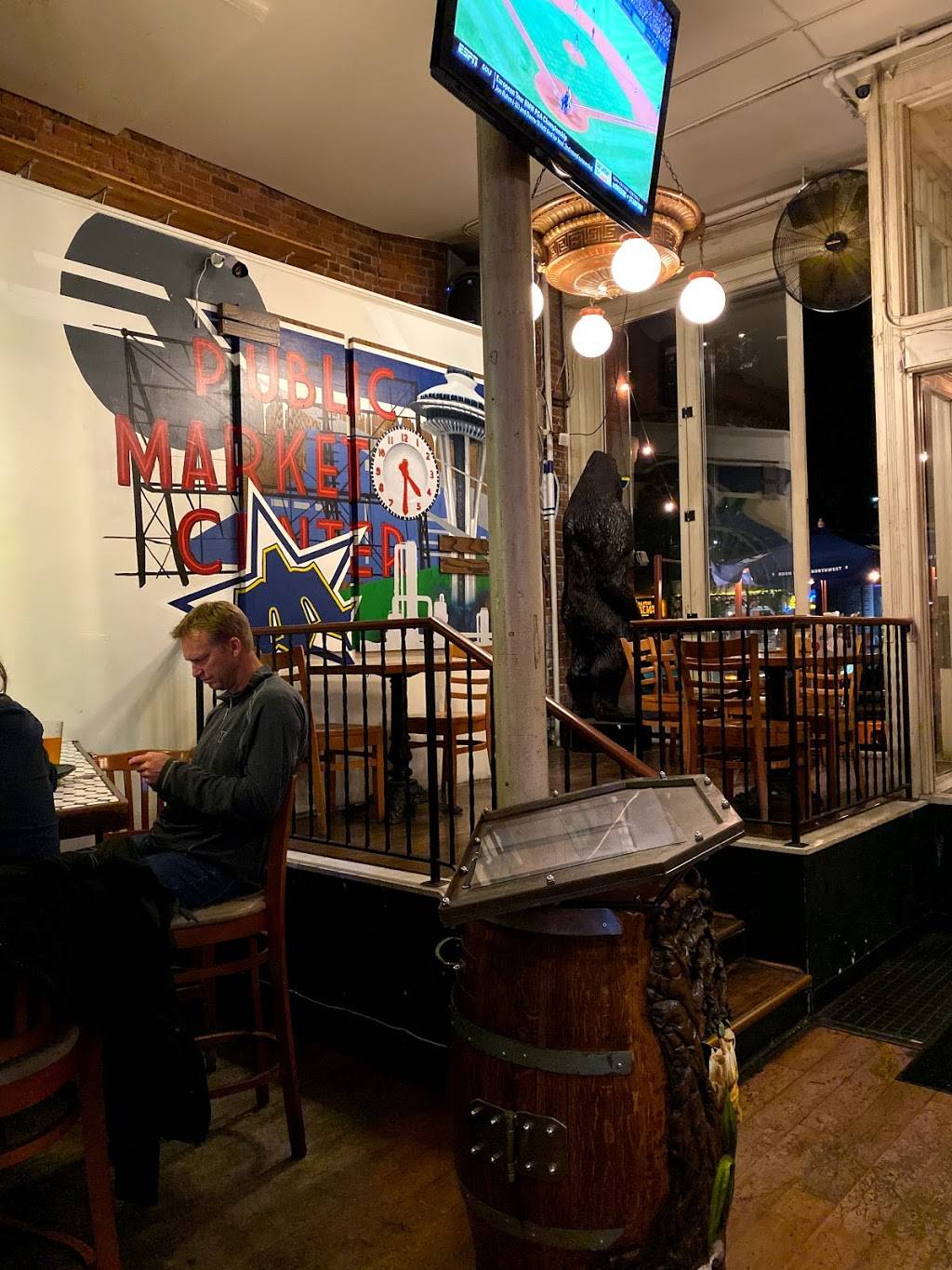 Towne Pub | restaurant | 2322 1st Ave, Seattle, WA 98121, USA | 2064415386 OR +1 206-441-5386