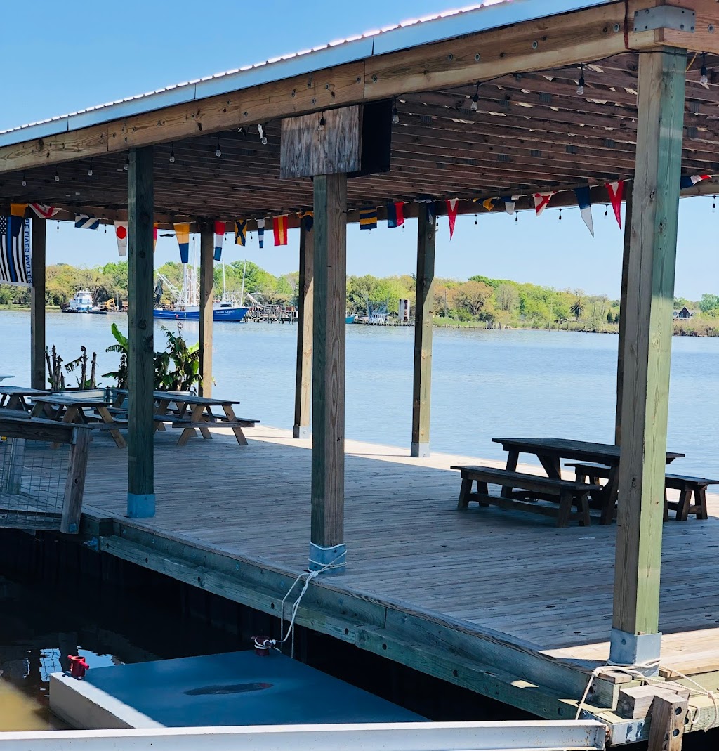 Lighthouse Marina | restaurant | 4100 Clark St, Pascagoula, MS 39581, USA | 2283554005 OR +1 228-355-4005