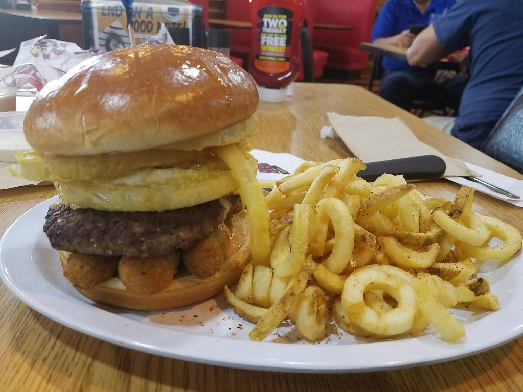 BreWingZ Restaurant and Bar | restaurant | 6006 Gulf Fwy, Houston, TX 77023, USA | 7139219464 OR +1 713-921-9464