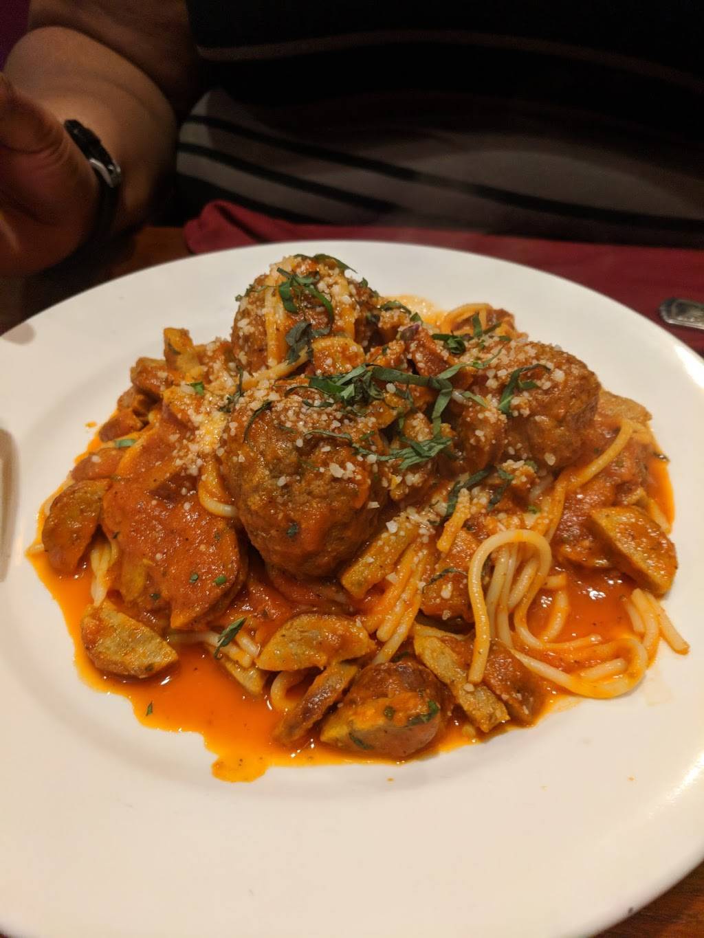 Bella Indian Italian Cuisine | restaurant | 7423 Van Dusen Rd, Laurel, MD 20707, USA | 3014906348 OR +1 301-490-6348