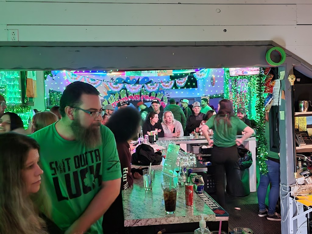 Shenaniganz Eat.Drink.Play | restaurant | 612 S Main St, Yreka, CA 96097, USA | 5305721500 OR +1 530-572-1500