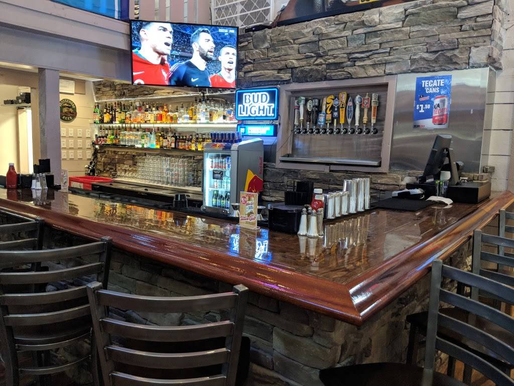 1st & Goal | restaurant | 7801 University City Boulevard, Charlotte, North Carolina 28213, United States | 9802372290 OR +1 980-237-2290